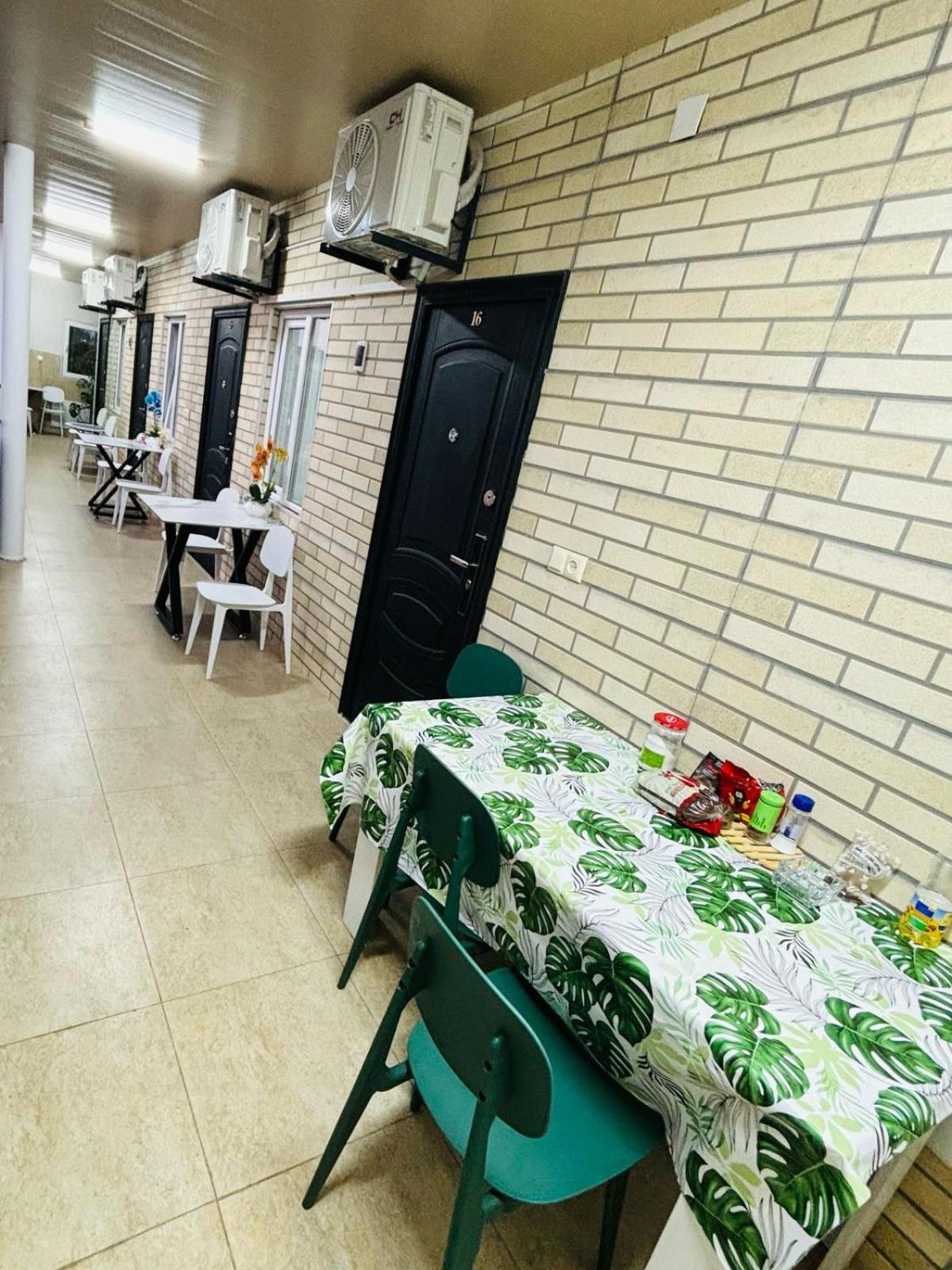 فندق Nana'S House باتومي المظهر الخارجي الصورة