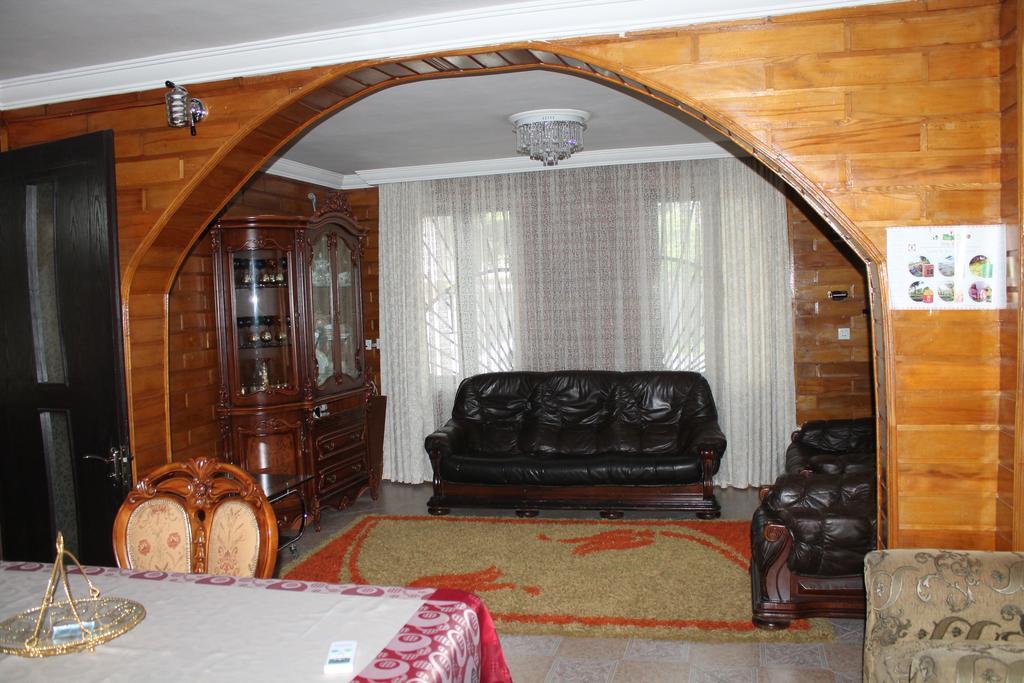 فندق Nana'S House باتومي المظهر الخارجي الصورة