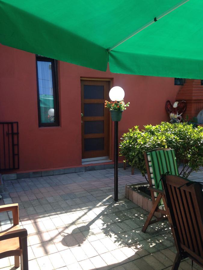 فندق Nana'S House باتومي المظهر الخارجي الصورة